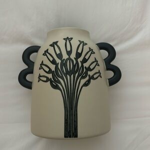 BLACK AND WHITE VASE WITH HANDLES